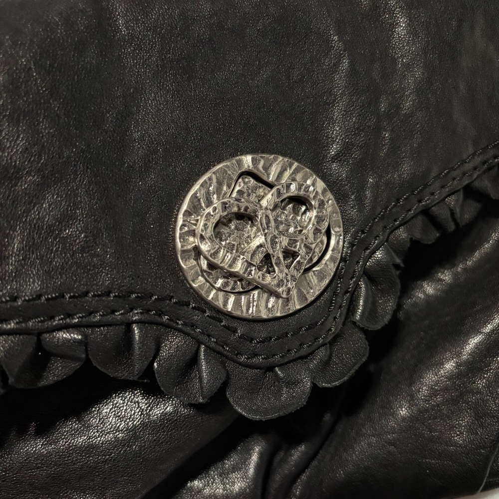 EUC Lucky Brand- Black Lamb Skin Leather Wristlet - Picture 11 of 15